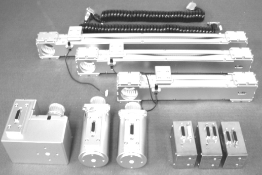 로봇앤드디자인 로봇 키트의 조립 전후 모습