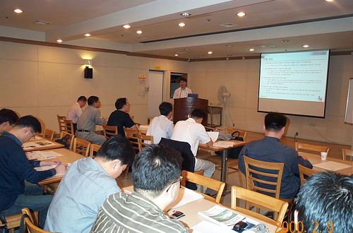 한국소프트웨어컴포넌트컨소시엄이 진행하는 SW고급 아키텍처 교육과정 진행 모습.