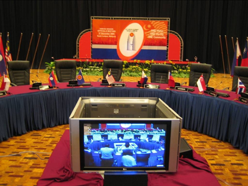 LG전자가 PDP TV를 제공한 아세안정상회의장.