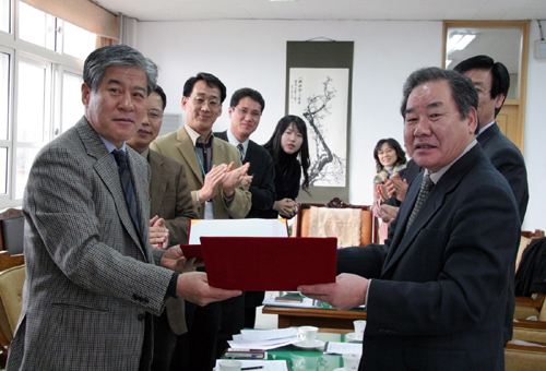 LPL, 구미 교육청과 결연후원 약정서 교환