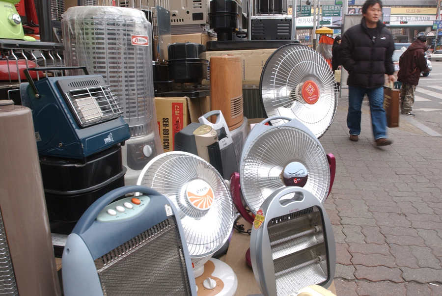 꽃샘 추위에 다시 등장한 난방기기