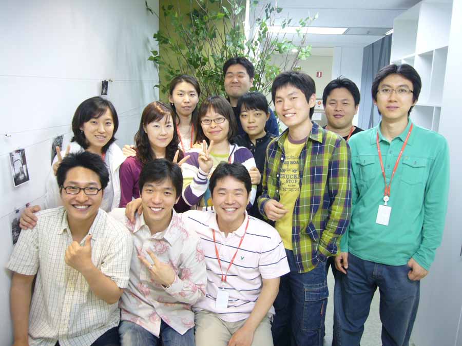 전문 블로그 이글루스 직원들이 26일 3주년을 맞아 새로운 도약을 다짐하며 ‘화이팅’을 외치고 있다.