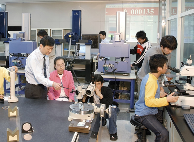 영진전문대, 나노급정밀측정인력 주문식 교육 협약