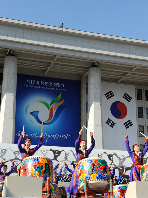 "함께 가요, 국민성공시대로"