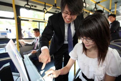 KT, 버스 안에서도 인터넷 이용이 가능 ‘와이브로 버스 PC방’ 개시