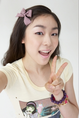 김연아폰은 햅틱미니 `W770`