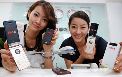 만지고 싶은 ’블랙엔화이트폰‘