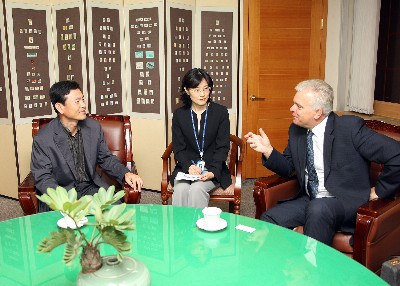 주한 슬로바키아 대사 만난 남궁민 우정사업본부장