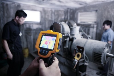 열 감지 카메라로 승강기 검사