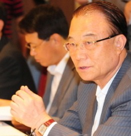 최시중 방통위원장.