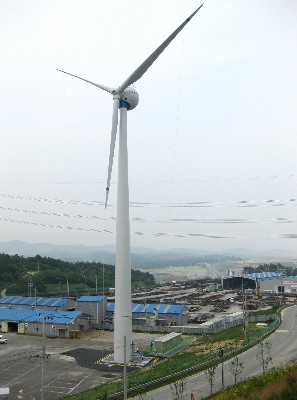 　유니슨이 갈라파고스섬에 설치할 750㎾급 풍력발전기. 한국수력원자력 고리원자력발전소에 설치된 제품과 동급이다.