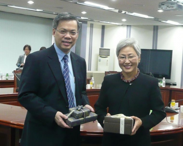 이경자 방통위 부위원장, 싱가포르  정통부 접견