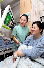  셀런이 디오디티브이와 함께 경희대학교 동서신의학 병원에서 u-스테이션 시범서비스를 시작했다. 
 