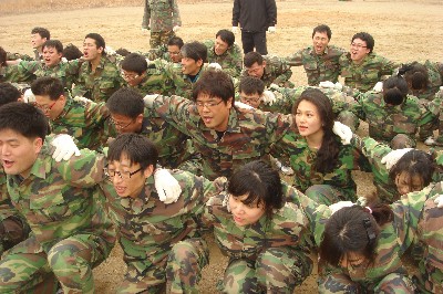 광주인탑스 직원들이 글로벌 기업으로 도약하기 위해 해병캠프를 떠났다. 집단 체력 및 고무보트 훈련을 통해 직원들은 단결심과 협동심, 강한 도전정신을 배웠다.