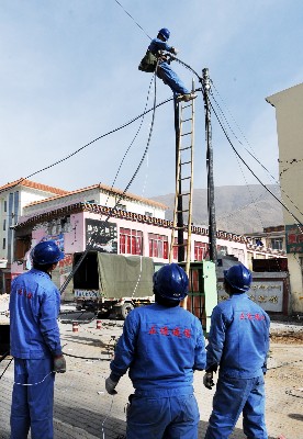 중국 지진 복구 구슬땀