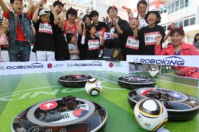 로봇 청소기와 함께하는 축구 열풍