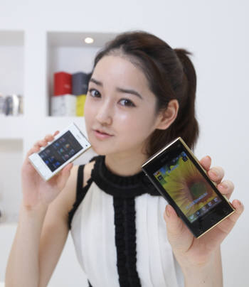 팬택, 직장 초년생을 위한 골드루키 출시