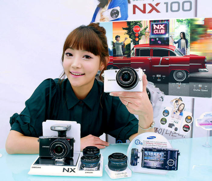 삼성 미러리스 카메라 `NX100`, 8일부터 국내 판매