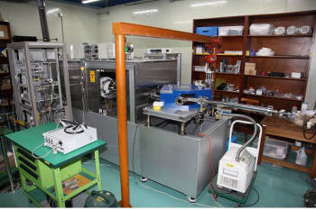 원자력연구원이 개발한 이온원 장비 본체