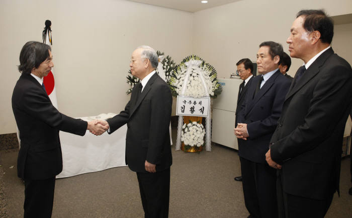 상의회장단 일본 대지진 조문