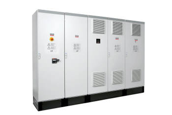 LS산전의 중대용량 변압기형 인버터(LSPV 500K/630K).