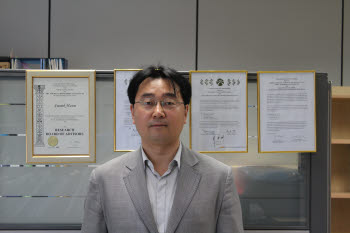 [인터뷰]한국광기술원 한수욱 레이저 · IT연구센터장