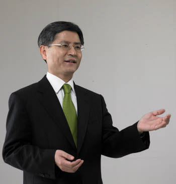 김명룡 우정사업본부장 “만능 지역 지킴이로 탈바꿈”