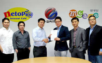 엠게임은 필리핀 PC방 프랜차이즈인 디지털파라다이스와 계약을 맺고 PC방 관리 솔루션 `PC와이즈`를 공급한다. 레이몽드 디지털파라다이스 레이몽드 부사장(왼쪽 세 번째)과 조훈성 리더스소프트 부사장(〃 네 번째), 최승훈 엠게임 해외사업부 이사(〃 다섯 번째)가 악수하고 있다.  
