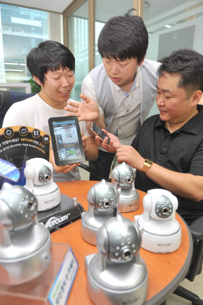 휴가철 경비 IP카메라로