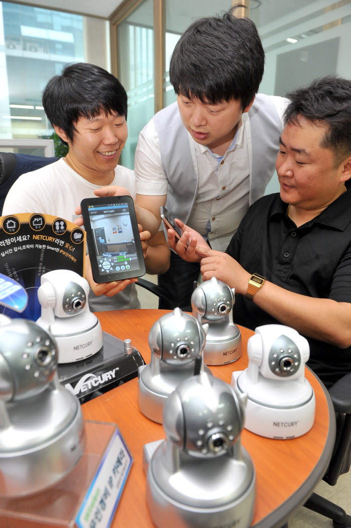 휴가철 경비 IP카메라로