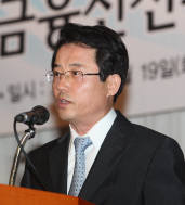 권혁세 금감원장, 연이어금융회사 사회적 책임 부족 비판...은행권은 진화 나서