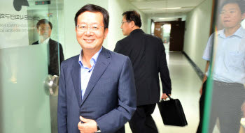 KISDI 신임원장 후보자 심사위원회 발걸음은 가볍지만