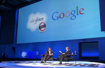 세일즈포스닷컴의 드림포스 컨퍼런스에서 구글 에릭 슈미츠 회장이 아이스크림샌드위치의 발표 시점에 대해 밝혔다.