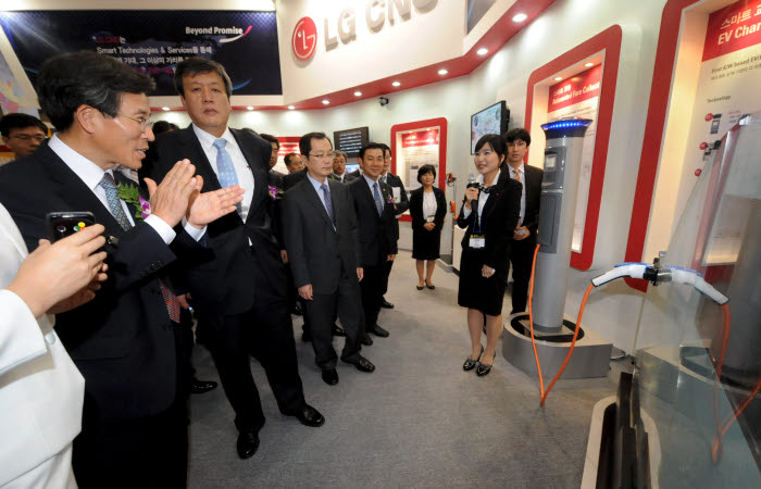 `2011 IT 엑스포 부산`  성황리 개막