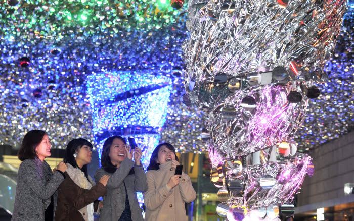 코엑스몰 광장, `에너지 절약형 판타지 트리`가 설치