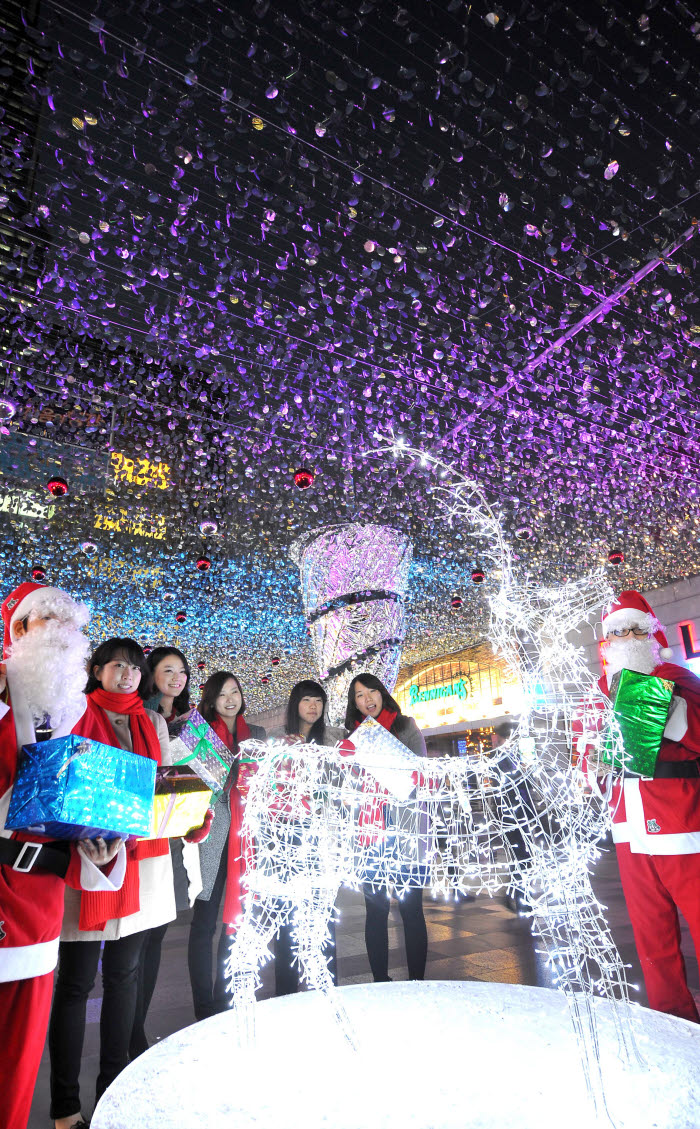 코엑스몰 광장, `에너지 절약형 판타지 트리`가 설치