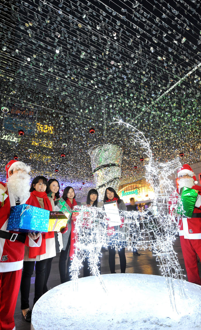 코엑스몰 광장, `에너지 절약형 판타지 트리`가 설치