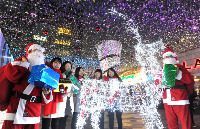 코엑스몰 광장, `에너지 절약형 판타지 트리`가 설치