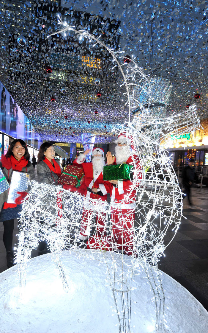 코엑스몰 광장, `에너지 절약형 판타지 트리`가 설치