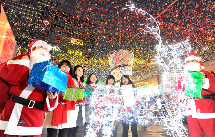 코엑스몰 광장, `에너지 절약형 판타지 트리`가 설치