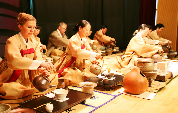 삼성 외국인 임직원 `한국 티 마스터` 자격 취득