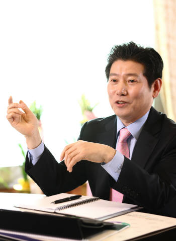 [스마트앱평가지수]인터뷰-강대석 신한금융투자 사장