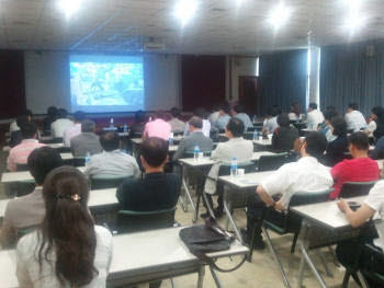 한국산업단지공단 동남권본부는 27일 창원단지에서 산업단지 선도기업 지식나눔 콘서트를 개최했다.