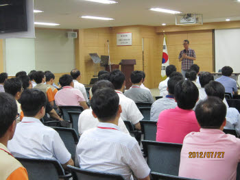 코원에너지서비스는 지난 27일 본사에서 임직원 200여명이 참석한 가운데 상반기 경영현황설명회를 개최했다.