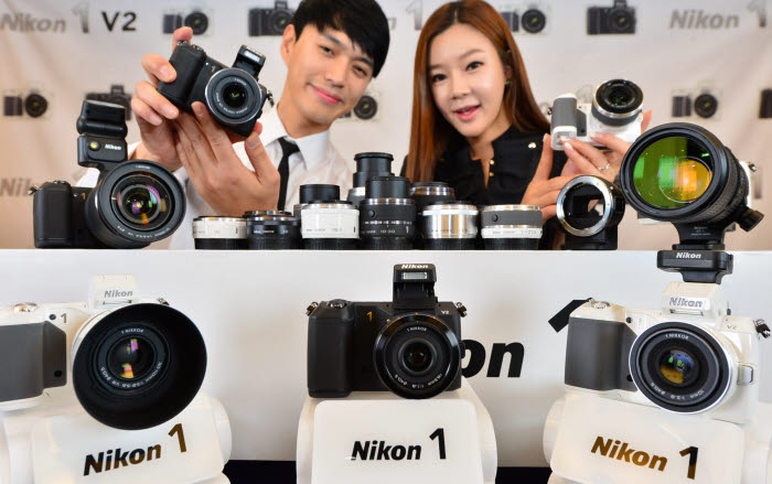 니콘코리아 니콘 1 V2와 NIKKOR 렌즈, 통신 액세서리 UT-1 출시