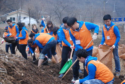 코스콤 신입사원, 강원도 춘천서 농촌봉사활동 벌여