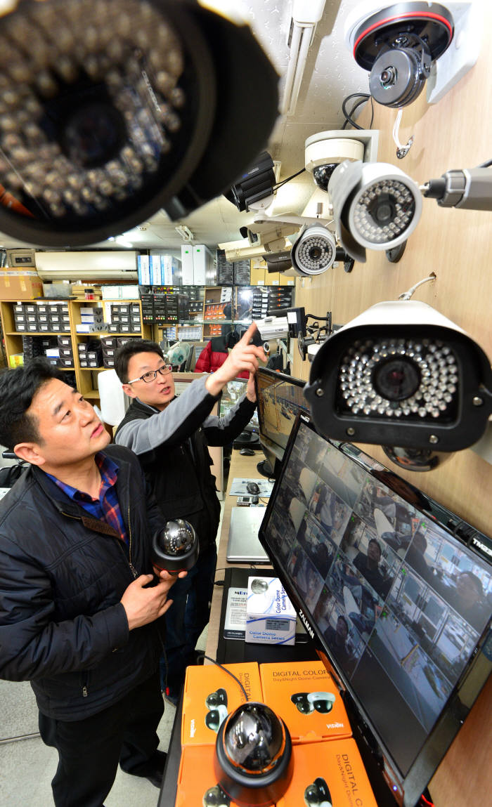 학교 CCTV, 교체 시급하다