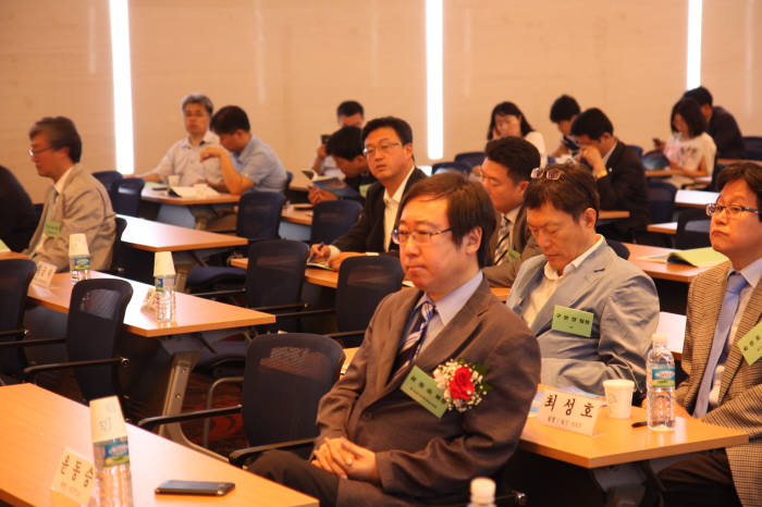 `국가재난대비 우주산업 기술 및 정책세미나`가 27일 통신위성우주산업연구회 주최로 열렸다.