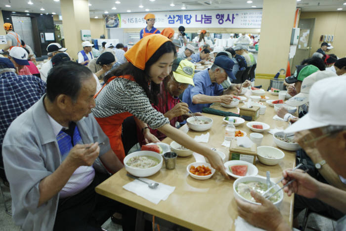 NS홈쇼핑, 소외계층 위한 `삼계탕 나눔 행사` 펼쳐