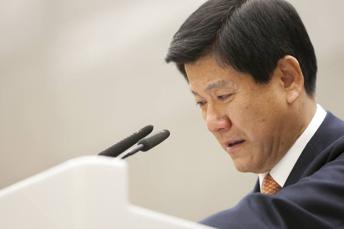 쌀과 쉼터, 동료를 남기고 떠난 영원한 말단행원 `조준희`